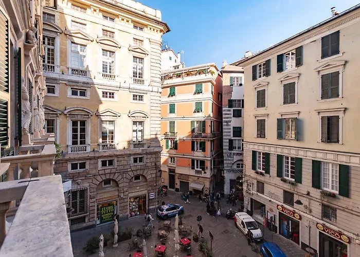 Centre Of Genoa, Near Acquarium * Janov